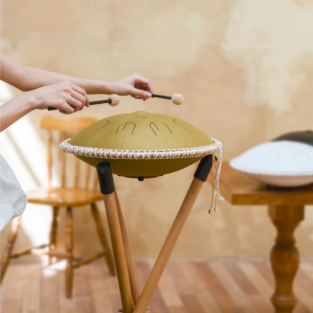 SonodrumSonopan-_HandpanHybrid_-Handgefertigt-35_5cm-9Zungen_D-KurdGold8
