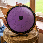 SonodrumZungentrommelExclusiveC-Dur38cmFliederTongueDrumHaltend