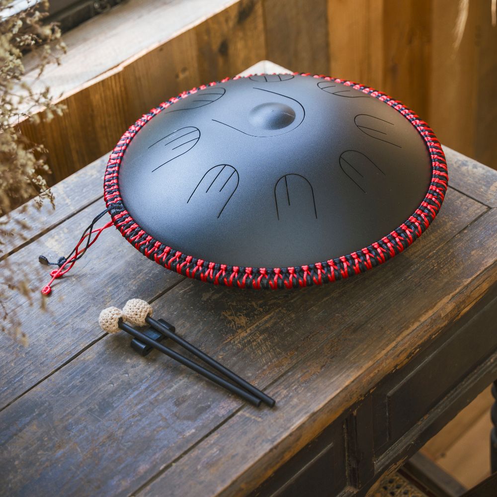 Sonodrum_Sonopan_-_Handpan_Hybrid_-_Handgefertigt_-_35_5_cm_-_9_Zungen_D-Kurd_Schwarz_7
