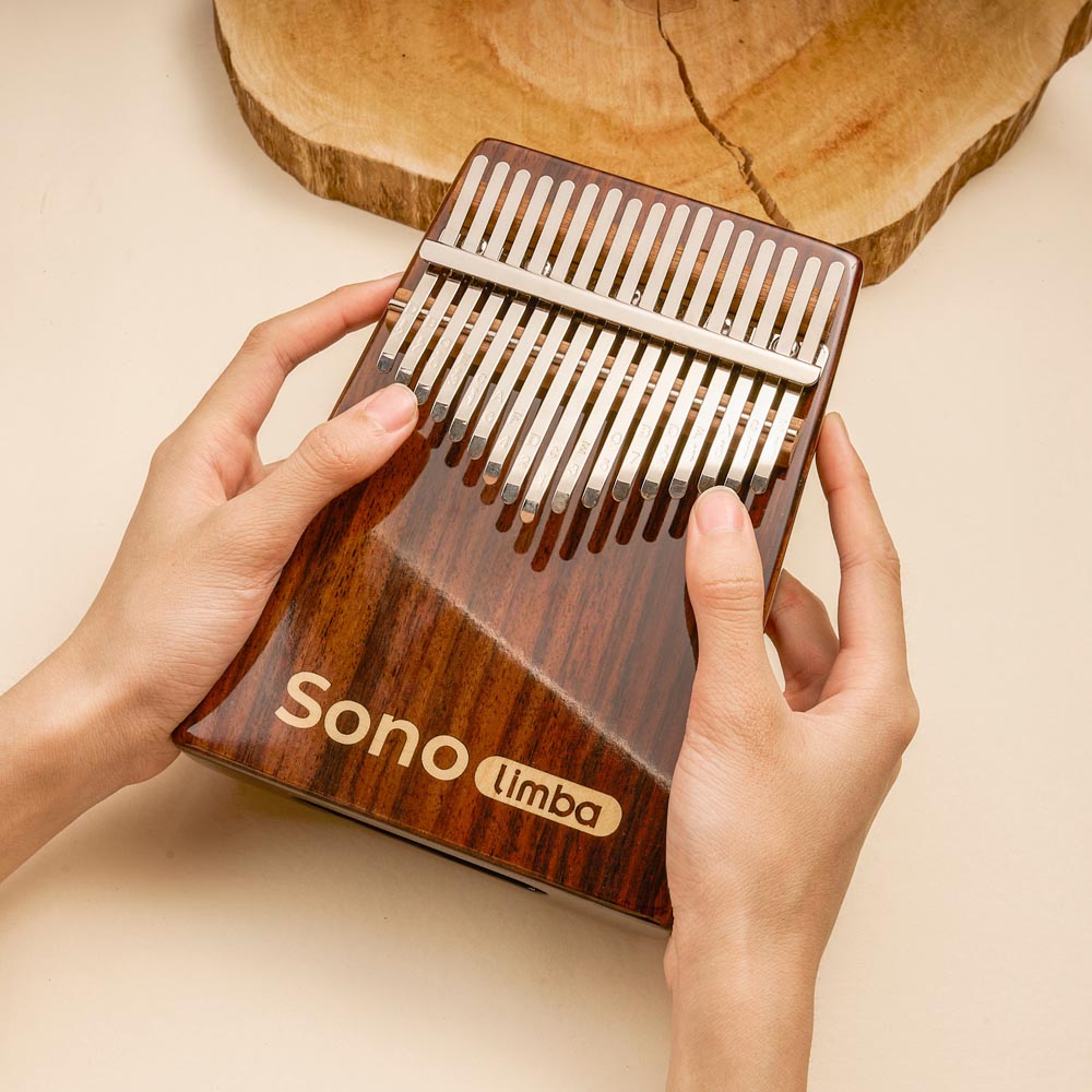 Sonolimba_Kalimba_17Tasten_Rosenholz_C-Dur_Handgrosse